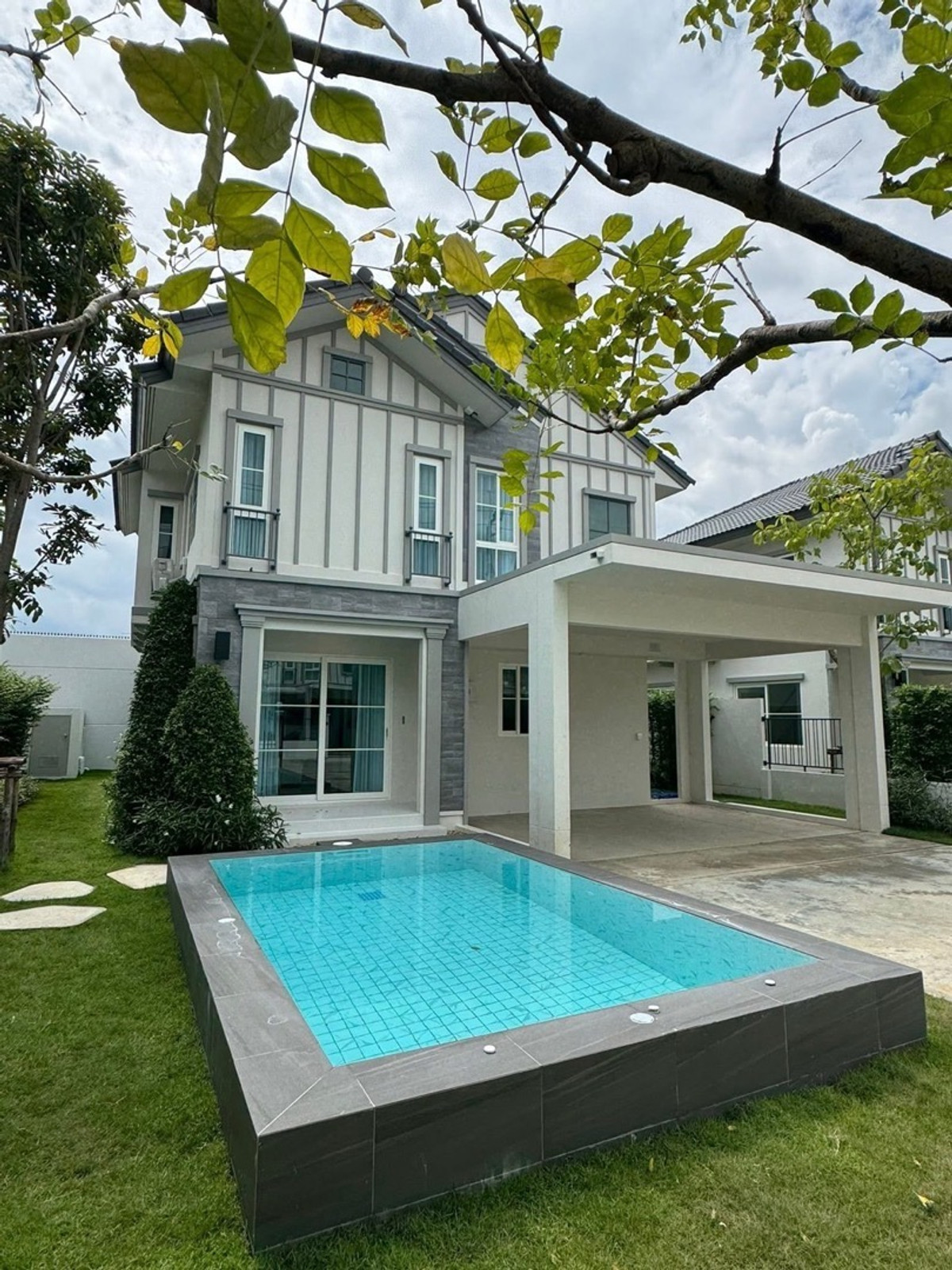 ให้เช่าบางนา แบริ่ง ลาซาล : Rental poolvilla ,Bangna Villaggio3/ให้เช่าบ้านพูลวิลล่า บางนากม5 บ้านสวยหรูพร้อมสระว่ายน้ำ ส่วนตัว