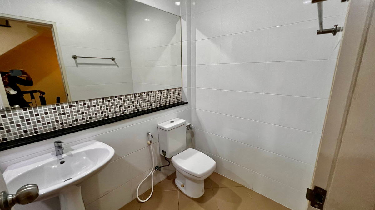 ขายทาวน์โฮมเกษตร นวมินทร์ ลาดปลาเค้า : ขาย ทาวน์โฮม 4 ชั้น Premium Place เอกมัย–รามอินทรา | ทำเลศักยภาพ ใกล้เลียบด่วน | เหมาะอยู่อาศัย–ทำออฟฟิศ–ลงทุนปล่อยเช่า