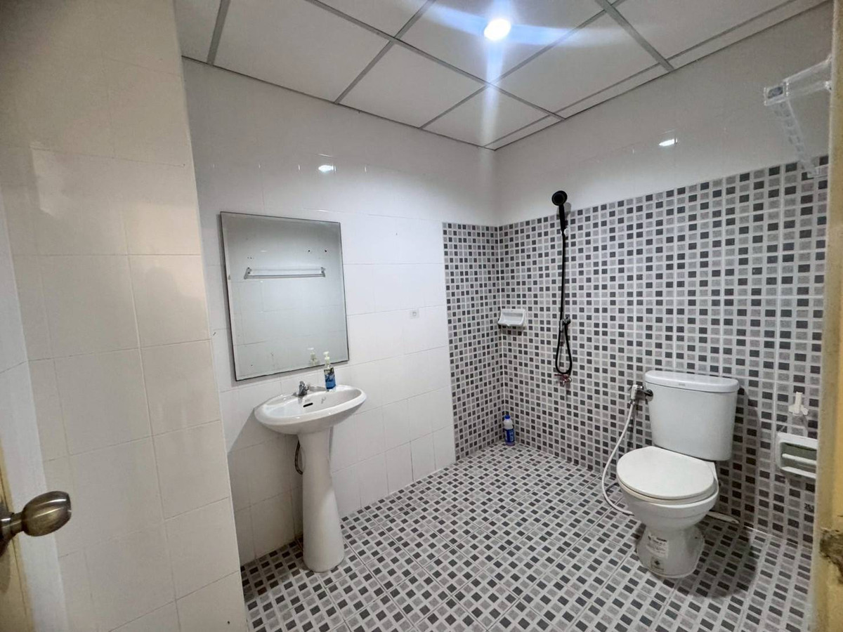 ขายทาวน์โฮมลาดกระบัง สุวรรณภูมิ : ขายทาวน์เฮ้าส์ รีโนเวทใหม่ หมู่บ้านสวนหลวงวิลล์ 6 (N.998)