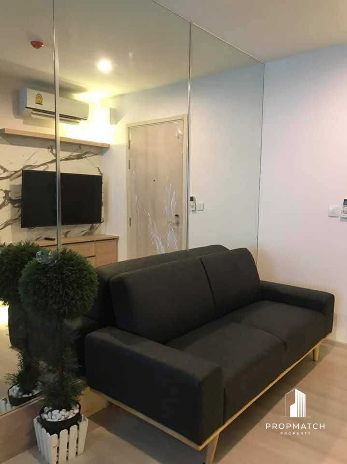 ให้เช่าคอนโดพระราม 9 เพชรบุรีตัดใหม่ RCA : ✨Flash Deal ✨Life Asoke( 1Bed 1Bath 35SQM.) แต่งครบพร้อมอยู่ !! เพียง 20,000บาทต่อเดือน Tel.0981315848 @propmatch