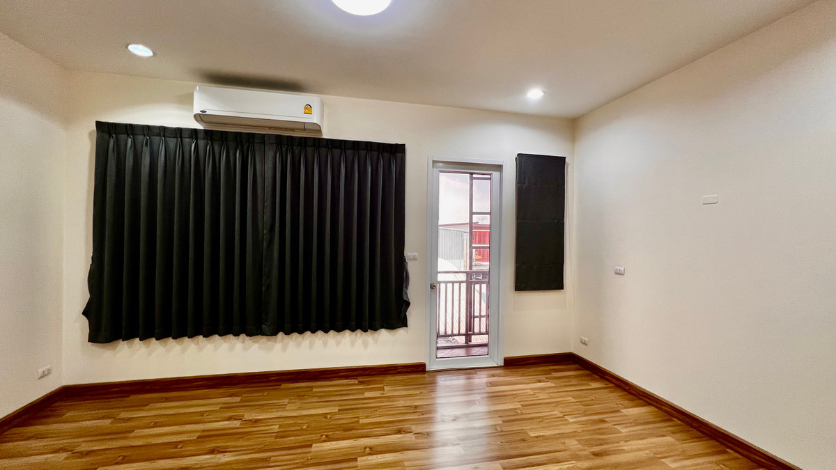 ขายทาวน์โฮมเกษตร นวมินทร์ ลาดปลาเค้า : ขาย ทาวน์โฮม 4 ชั้น Premium Place เอกมัย–รามอินทรา | ทำเลศักยภาพ ใกล้เลียบด่วน | เหมาะอยู่อาศัย–ทำออฟฟิศ–ลงทุนปล่อยเช่า