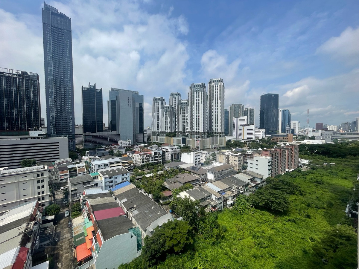 ขายคอนโดพระราม 9 เพชรบุรีตัดใหม่ RCA : ขายต่ำกว่าทุน 1 ห้องนอน 37 Sq.m  ไม่เคยปล่อยเช่า สภาพใหม่พร้อมเข้าอยู่ โทร 094-641-5974