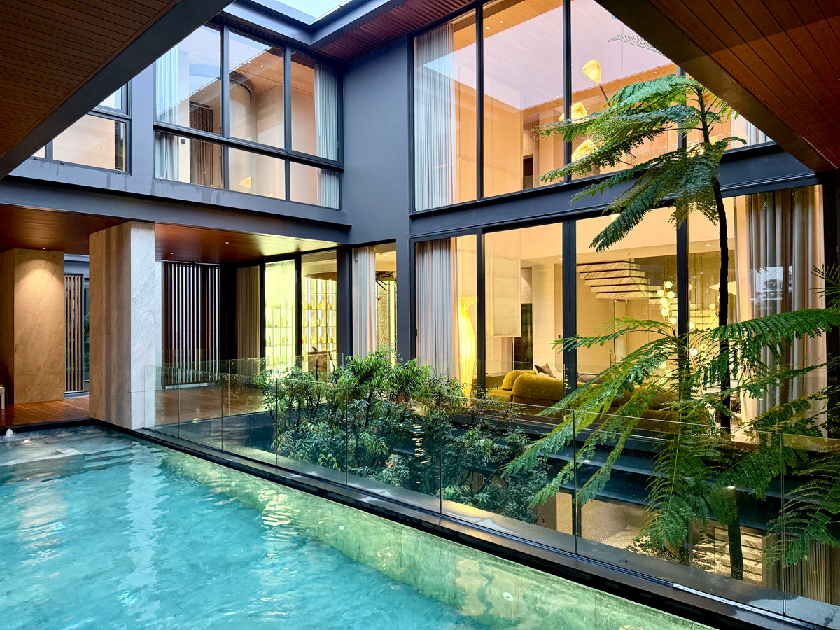 For SaleHouseBang Sue, Wong Sawang, Tao Pun : Very exclusive 3-story luxury house for sale, SONLE Residences Ratchadaphisek, Ultra Luxury Mansion in the heart of the city - only 5 exclusive homes from SC Asset, starting at 260 million baht.