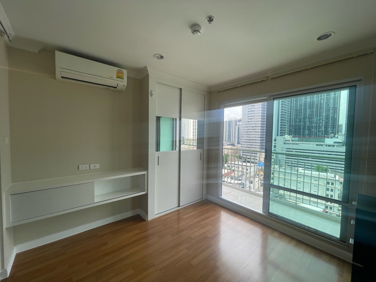 ขายคอนโดพระราม 9 เพชรบุรีตัดใหม่ RCA : ขายต่ำกว่าทุน 1 ห้องนอน 37 Sq.m  ไม่เคยปล่อยเช่า สภาพใหม่พร้อมเข้าอยู่ โทร 094-641-5974