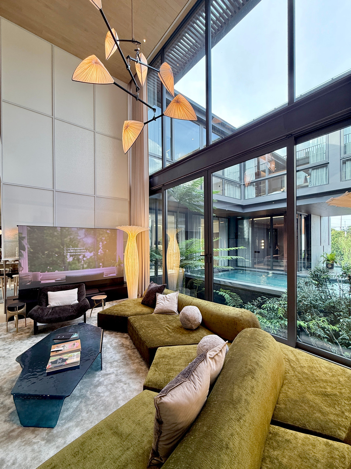 For SaleHouseBang Sue, Wong Sawang, Tao Pun : Very exclusive 3-story luxury house for sale, SONLE Residences Ratchadaphisek, Ultra Luxury Mansion in the heart of the city - only 5 exclusive homes from SC Asset, starting at 260 million baht.