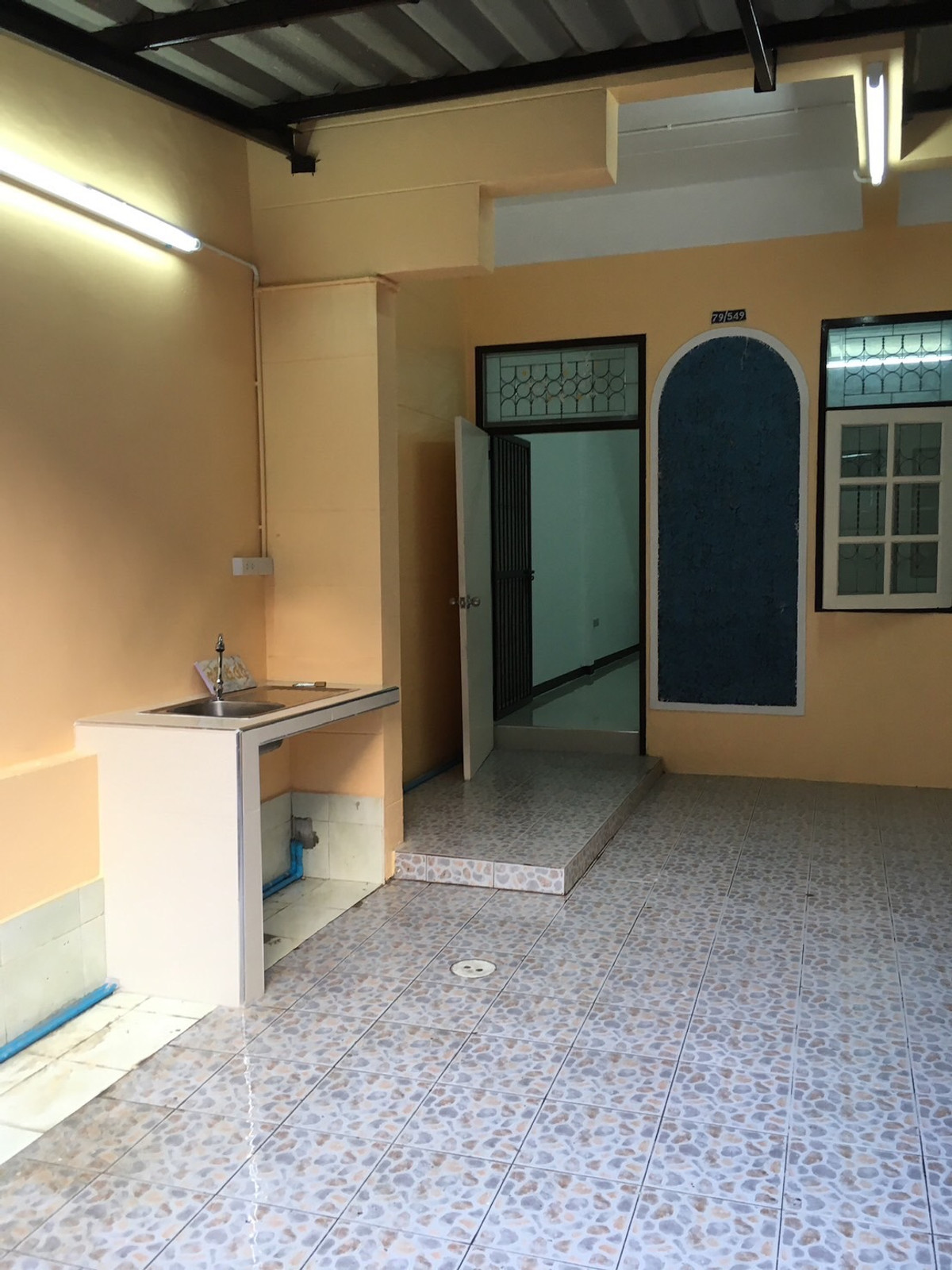 ให้เช่าทาวน์โฮมปทุมธานี รังสิต ธรรมศาสตร์ : ให้เช่า ทาวน์โฮม  2 ชั้น หมู่บ้านสวนทองวิลล่า 8 ลำลูกกาคลอง 4  พื้นที่ 16 ตรว. 2 ห้องนอน 2 ห้องน้ำ พร้อมอยู่