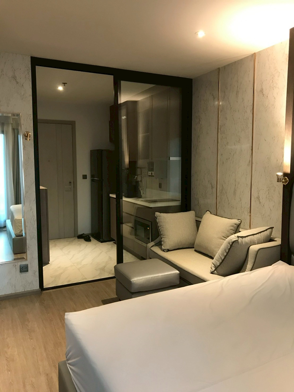 For RentCondoSukhumvit, Asoke, Thonglor : 💎 GT16189 | Condo Rhythm Ekkamai, convenient travel, near BTS, there is a shuttle, beautiful room, fully furnished, ready to move in!!