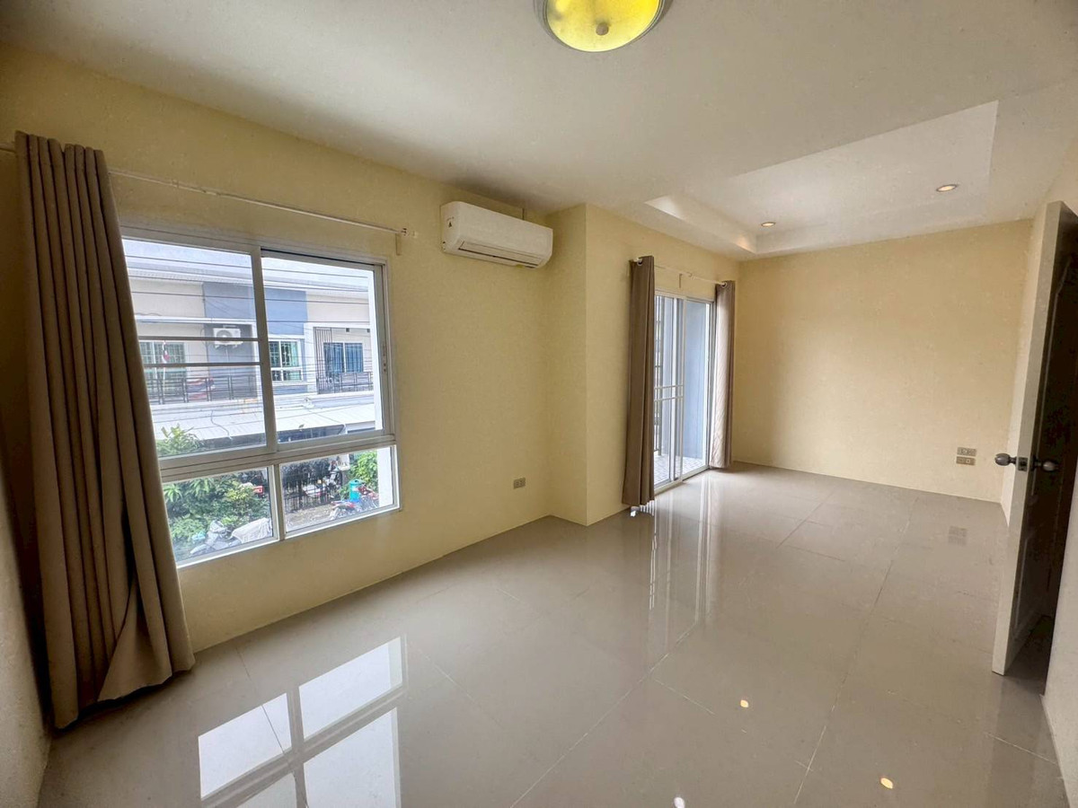 ขายทาวน์โฮมลาดกระบัง สุวรรณภูมิ : ขายทาวน์เฮ้าส์ รีโนเวทใหม่ หมู่บ้านสวนหลวงวิลล์ 6 (N.998)