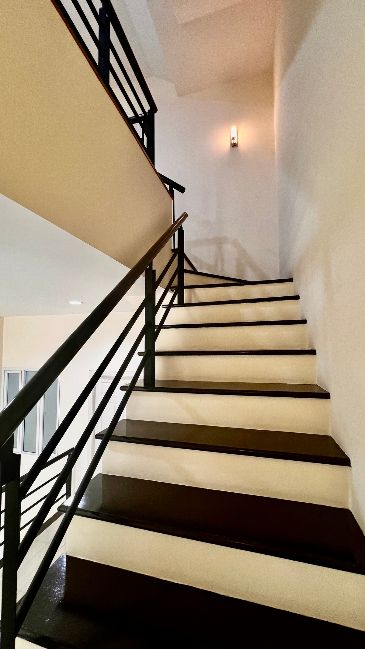 ขายทาวน์โฮมเกษตร นวมินทร์ ลาดปลาเค้า : ขาย ทาวน์โฮม 4 ชั้น Premium Place เอกมัย–รามอินทรา | ทำเลศักยภาพ ใกล้เลียบด่วน | เหมาะอยู่อาศัย–ทำออฟฟิศ–ลงทุนปล่อยเช่า