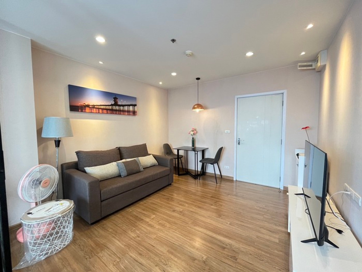 ให้เช่าคอนโดบางซื่อ วงศ์สว่าง เตาปูน : 💖ปล่อยเช่า Condo The Tree Interchange ติดห้างเกตเวย์บางซื่อ / 1 ห้องนอน 36 ตรม ราคาเพียง 13,000 บาท/สอบถามได้นะคะ  🟢 Line : atfirm2010💖