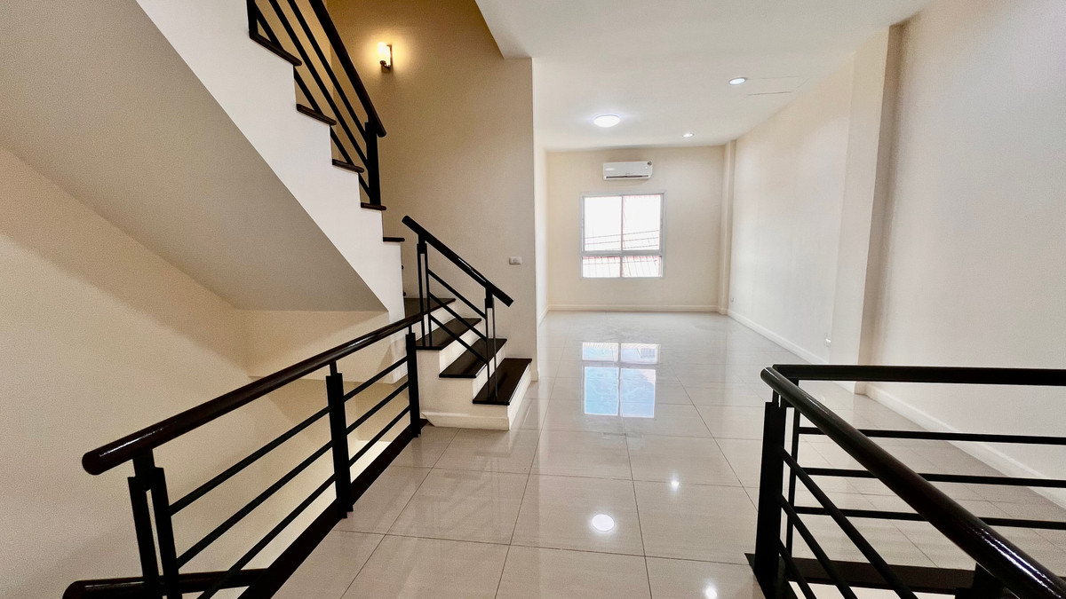 ขายทาวน์โฮมเกษตร นวมินทร์ ลาดปลาเค้า : ขาย ทาวน์โฮม 4 ชั้น Premium Place เอกมัย–รามอินทรา | ทำเลศักยภาพ ใกล้เลียบด่วน | เหมาะอยู่อาศัย–ทำออฟฟิศ–ลงทุนปล่อยเช่า