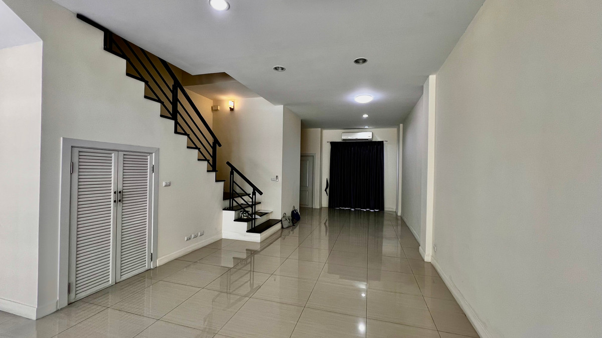 ขายทาวน์โฮมเกษตร นวมินทร์ ลาดปลาเค้า : ขาย ทาวน์โฮม 4 ชั้น Premium Place เอกมัย–รามอินทรา | ทำเลศักยภาพ ใกล้เลียบด่วน | เหมาะอยู่อาศัย–ทำออฟฟิศ–ลงทุนปล่อยเช่า