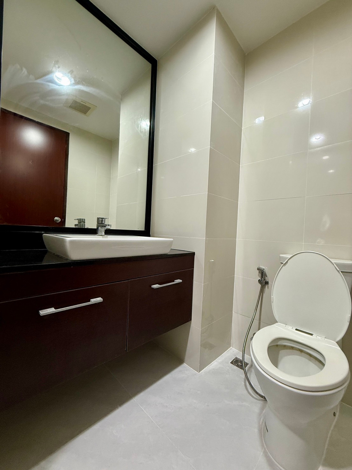 For SaleCondoLadprao, Central Ladprao : Condo for sale THE LINE Phahonyothin Park (Building A) 1 bedroom, 1 bathroom, 38 sq m, 29th floor, southern view, good wind, doesnt block the view 💰 Special price only 3.19 million baht (ALL IN) 🏡 Peeraphong FIFA 📞 087-808-3690