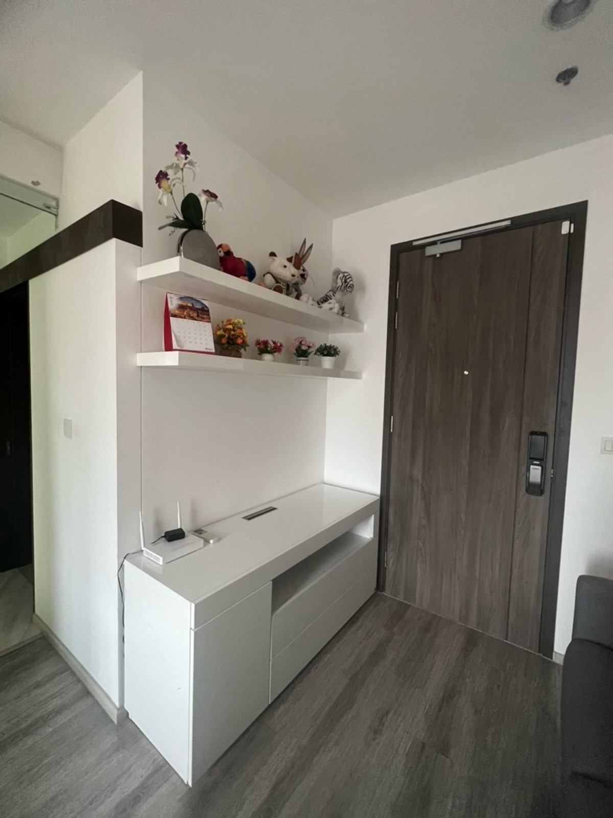 ให้เช่าคอนโดพระราม 9 เพชรบุรีตัดใหม่ RCA : ให้เช่า คอนโด ไอดีโอ โมบิ อโศก เพียง 300 ม. MRT เพชรบุรี มศว.ประสานมิตร ใกล้แยกอโศก ขนาด 25 ตร.ม. ชั้น 11 พร้อมอยู่ 16,000 / เดือน สนใจ 097 - 465 5644 TC Home