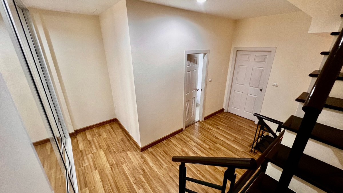 ขายทาวน์โฮมเกษตร นวมินทร์ ลาดปลาเค้า : ขาย ทาวน์โฮม 4 ชั้น Premium Place เอกมัย–รามอินทรา | ทำเลศักยภาพ ใกล้เลียบด่วน | เหมาะอยู่อาศัย–ทำออฟฟิศ–ลงทุนปล่อยเช่า