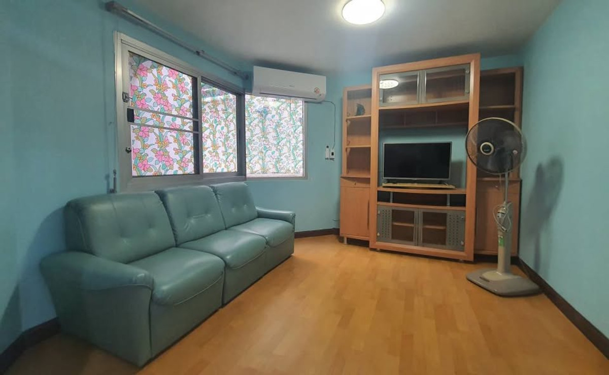 ขายคอนโดสุขุมวิท อโศก ทองหล่อ : ขายคอนโดติด Exchange Tower ใกล้บีทีเอสอโศก ราคาดีมาก ห้องใหญ่ เดินทางสะดวก 