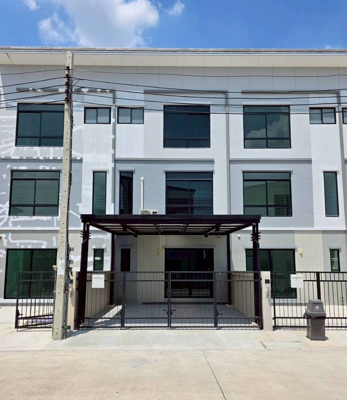 For RentTownhomeOnnut, Udomsuk : TownHome for Rent Q Prime Sukhumvit 77, 3 Bedroom 18 Sqw 136 Sqm Fully Furnished Near MRT Si Nut, Onnut, Srinakarin, Pattanakarn, Seacon Square : MF25R-004