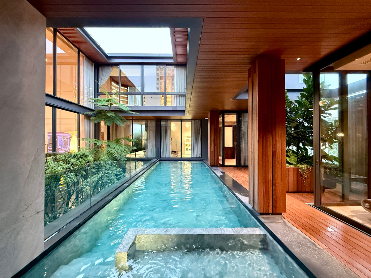 For SaleHouseBang Sue, Wong Sawang, Tao Pun : Very exclusive 3-story luxury house for sale, SONLE Residences Ratchadaphisek, Ultra Luxury Mansion in the heart of the city - only 5 exclusive homes from SC Asset, starting at 260 million baht.