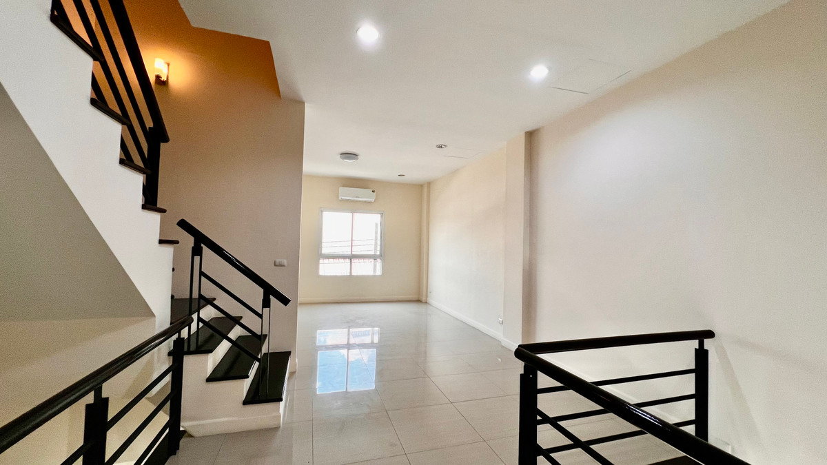 ขายทาวน์โฮมเกษตร นวมินทร์ ลาดปลาเค้า : ขาย ทาวน์โฮม 4 ชั้น Premium Place เอกมัย–รามอินทรา | ทำเลศักยภาพ ใกล้เลียบด่วน | เหมาะอยู่อาศัย–ทำออฟฟิศ–ลงทุนปล่อยเช่า