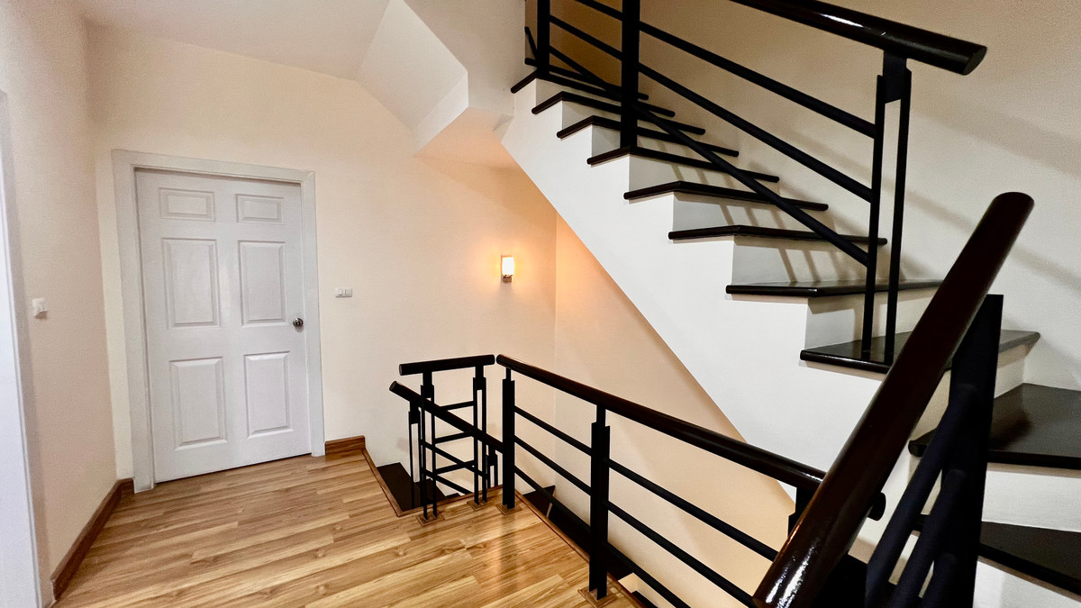 ขายทาวน์โฮมเกษตร นวมินทร์ ลาดปลาเค้า : ขาย ทาวน์โฮม 4 ชั้น Premium Place เอกมัย–รามอินทรา | ทำเลศักยภาพ ใกล้เลียบด่วน | เหมาะอยู่อาศัย–ทำออฟฟิศ–ลงทุนปล่อยเช่า