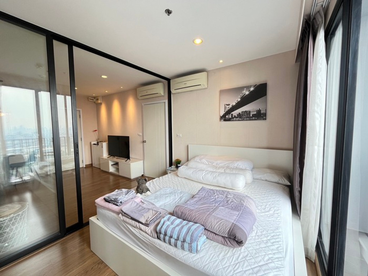 ให้เช่าคอนโดบางซื่อ วงศ์สว่าง เตาปูน : 💖ปล่อยเช่า Condo The Tree Interchange ติดห้างเกตเวย์บางซื่อ / 1 ห้องนอน 36 ตรม ราคาเพียง 13,000 บาท/สอบถามได้นะคะ  🟢 Line : atfirm2010💖