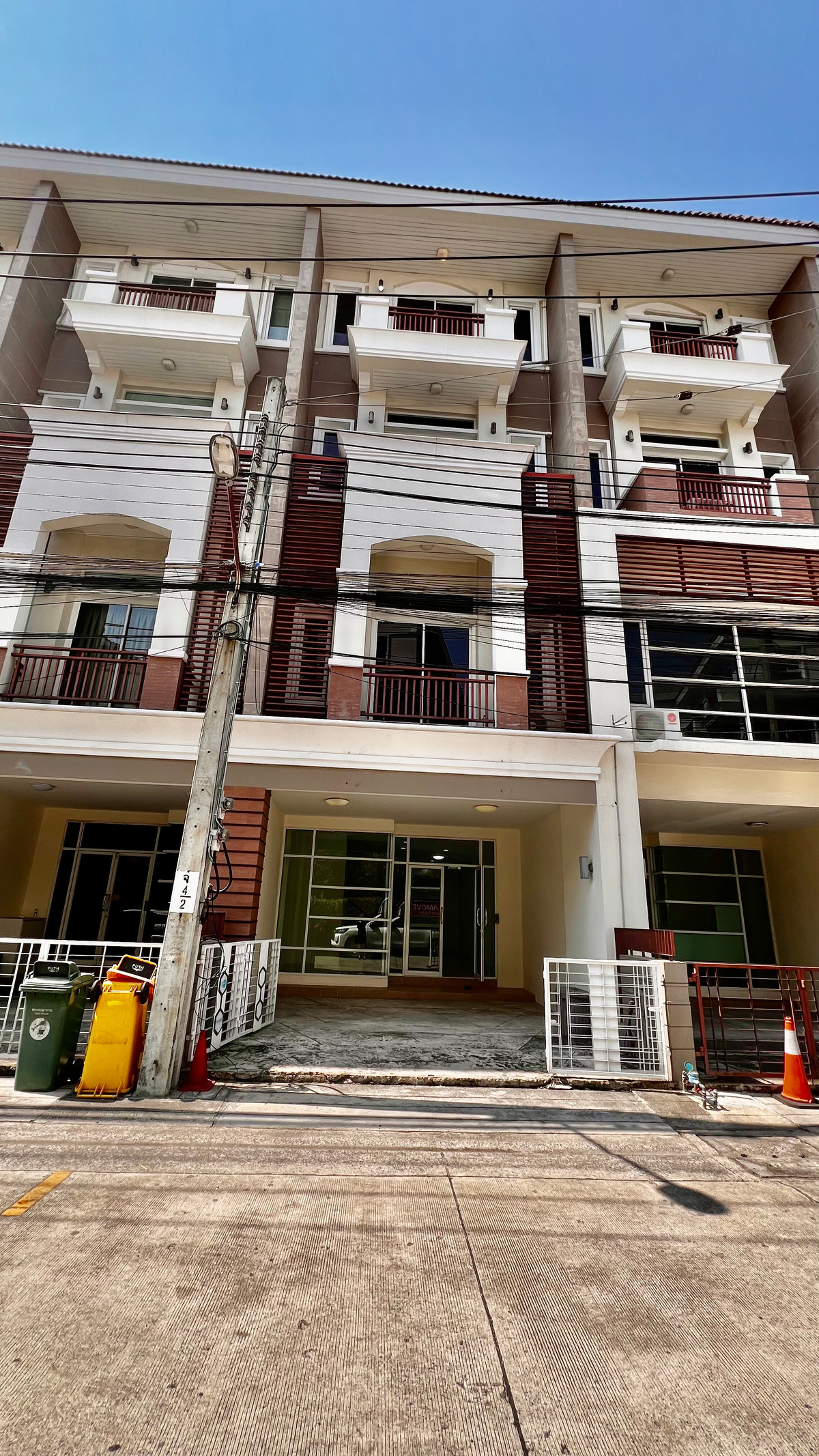 ขายทาวน์โฮมเกษตร นวมินทร์ ลาดปลาเค้า : ขาย ทาวน์โฮม 4 ชั้น Premium Place เอกมัย–รามอินทรา | ทำเลศักยภาพ ใกล้เลียบด่วน | เหมาะอยู่อาศัย–ทำออฟฟิศ–ลงทุนปล่อยเช่า