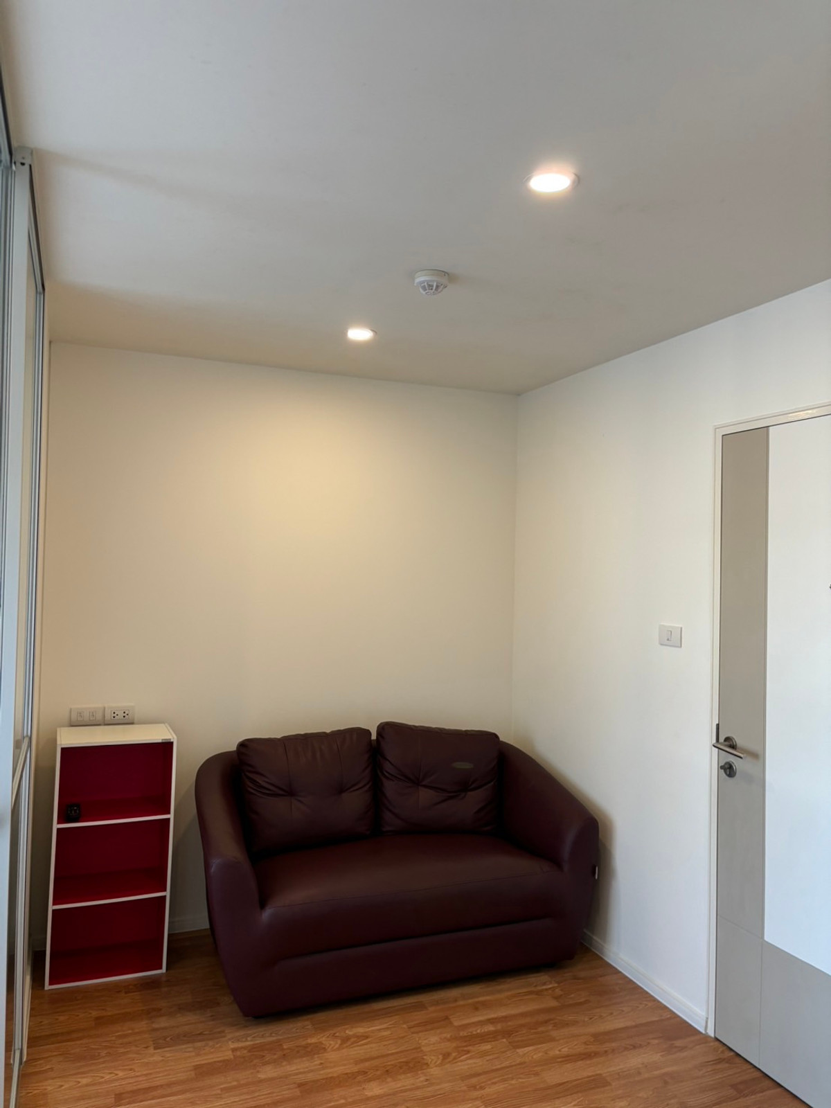 ให้เช่าคอนโดคลองเตย กล้วยน้ำไท : P-42458 ให้เช่า คอนโด ลุมพินี เพลส พระราม4 - รัชดาภิเษก Phai Singto Alley, Khlong Toei, Bangkok พร้อมอยู่ ราคาถูก Line Id @easythaihome 085-592-2897