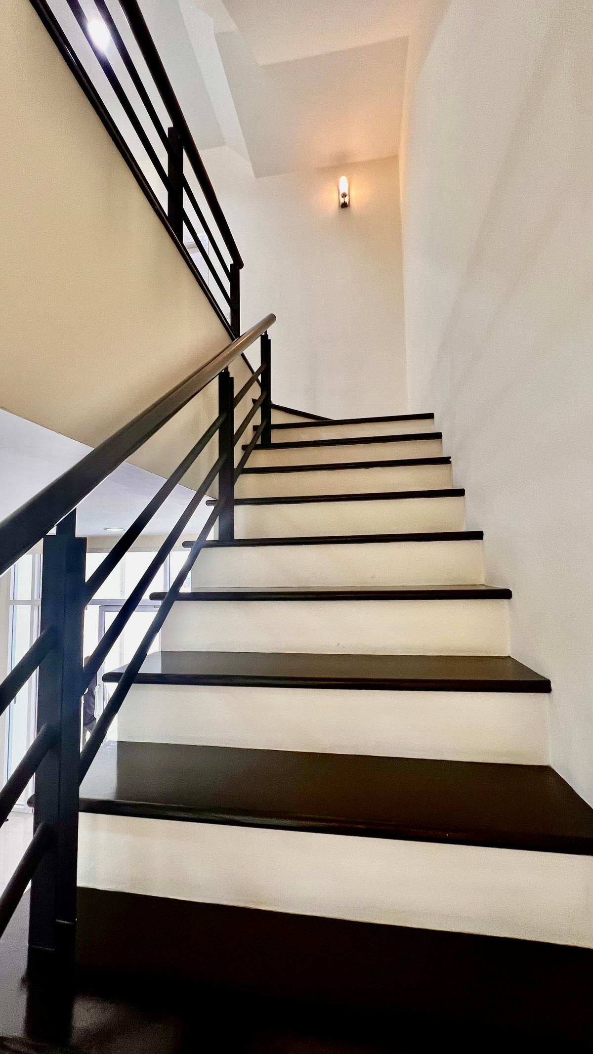 ขายทาวน์โฮมเกษตร นวมินทร์ ลาดปลาเค้า : ขาย ทาวน์โฮม 4 ชั้น Premium Place เอกมัย–รามอินทรา | ทำเลศักยภาพ ใกล้เลียบด่วน | เหมาะอยู่อาศัย–ทำออฟฟิศ–ลงทุนปล่อยเช่า