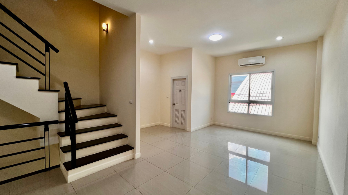 ขายทาวน์โฮมเกษตร นวมินทร์ ลาดปลาเค้า : ขาย ทาวน์โฮม 4 ชั้น Premium Place เอกมัย–รามอินทรา | ทำเลศักยภาพ ใกล้เลียบด่วน | เหมาะอยู่อาศัย–ทำออฟฟิศ–ลงทุนปล่อยเช่า