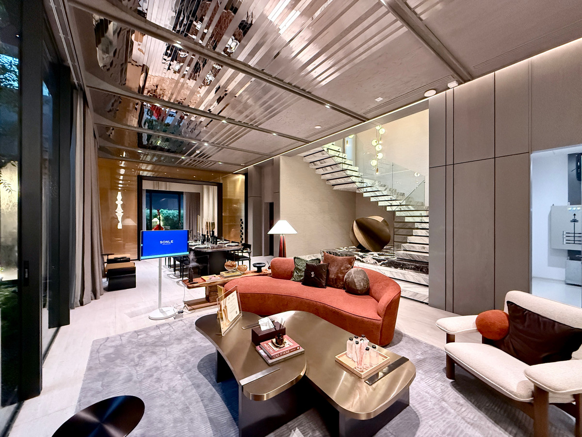 For SaleHouseBang Sue, Wong Sawang, Tao Pun : Very exclusive 3-story luxury house for sale, SONLE Residences Ratchadaphisek, Ultra Luxury Mansion in the heart of the city - only 5 exclusive homes from SC Asset, starting at 260 million baht.