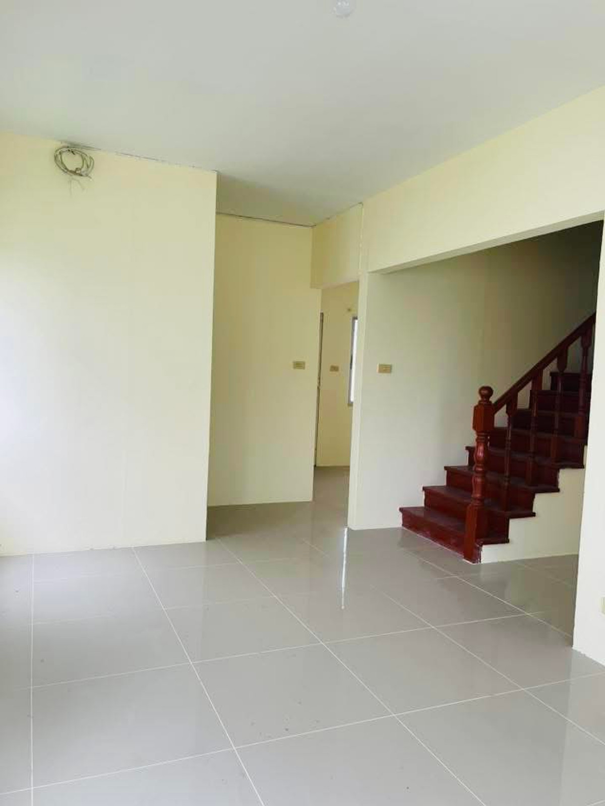 ขายพัทยา บางแสน ชลบุรี สัตหีบ : บ้านแฝด มณีแก้ว กรีนเฮ้าส์ / 3 ห้องนอน (ขาย), Maneekaew Green House / Semi-Detached House 3 Bedrooms (FOR SALE) YEAN041