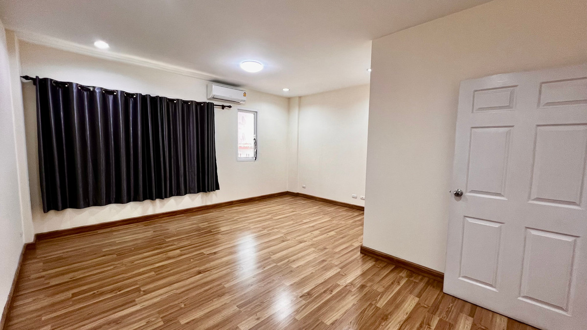 ขายทาวน์โฮมเกษตร นวมินทร์ ลาดปลาเค้า : ขาย ทาวน์โฮม 4 ชั้น Premium Place เอกมัย–รามอินทรา | ทำเลศักยภาพ ใกล้เลียบด่วน | เหมาะอยู่อาศัย–ทำออฟฟิศ–ลงทุนปล่อยเช่า