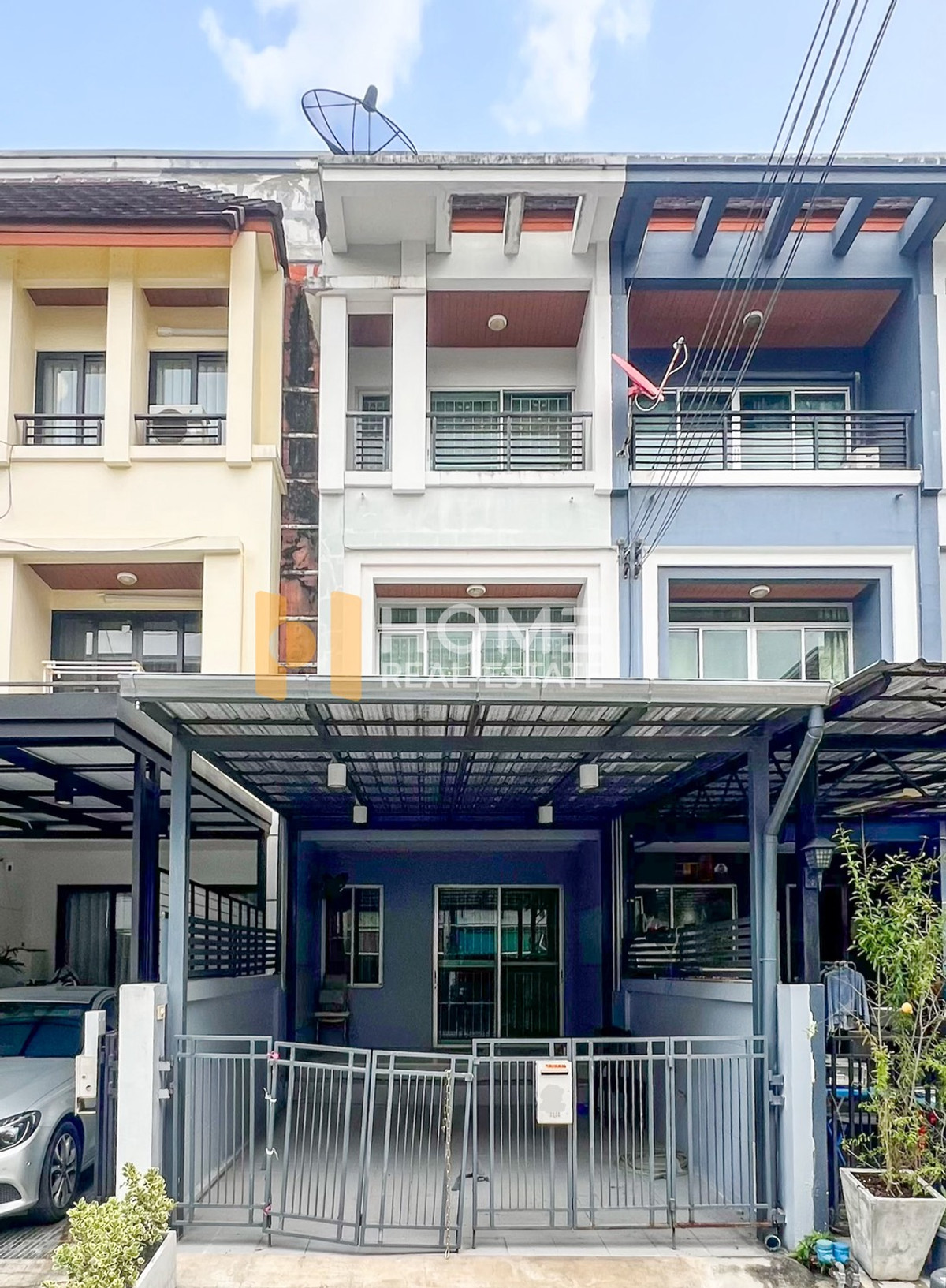 ขายทาวน์โฮมรามคำแหง หัวหมาก : บ้านกลางเมือง เดอะ ปารีส พระราม 9 - รามคำแหง / 3 ห้องนอน (ขาย), Baan Klang Muang The Paris Rama 9 - Ramkamhaeng / 3 Bedrooms (FOR SALE) BZD040