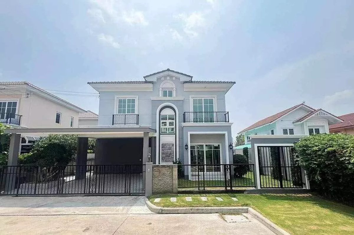 ให้เช่าบ้านนวมินทร์ รามอินทรา : ให้เช่าบ้านหรู แกรนดิโอ รามอินทรา–วงแหวน หลังมุม พร้อมเฟอร์นิเจอร์ครบ BRE25496