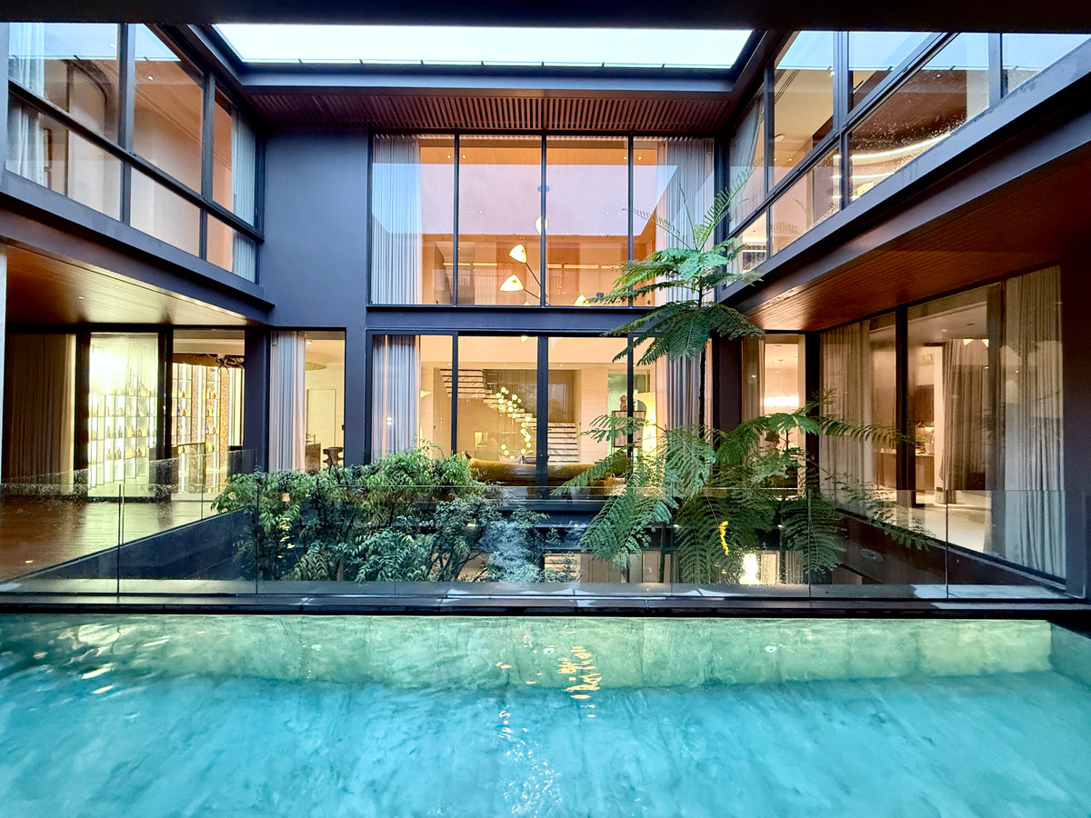 For SaleHouseBang Sue, Wong Sawang, Tao Pun : Very exclusive 3-story luxury house for sale, SONLE Residences Ratchadaphisek, Ultra Luxury Mansion in the heart of the city - only 5 exclusive homes from SC Asset, starting at 260 million baht.