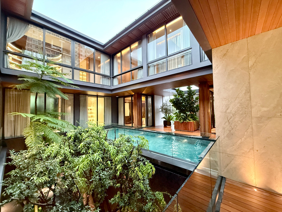 For SaleHouseBang Sue, Wong Sawang, Tao Pun : Very exclusive 3-story luxury house for sale, SONLE Residences Ratchadaphisek, Ultra Luxury Mansion in the heart of the city - only 5 exclusive homes from SC Asset, starting at 260 million baht.