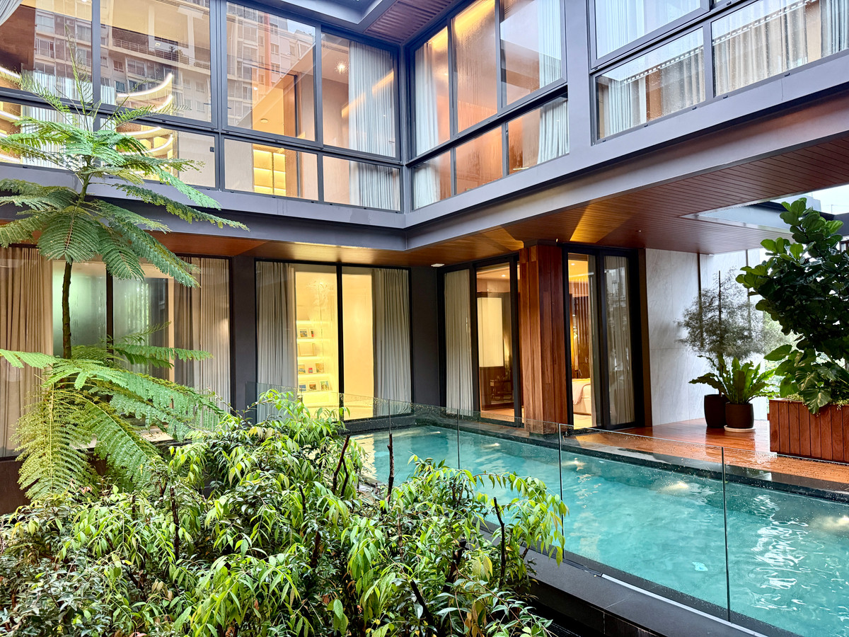 For SaleHouseBang Sue, Wong Sawang, Tao Pun : Very exclusive 3-story luxury house for sale, SONLE Residences Ratchadaphisek, Ultra Luxury Mansion in the heart of the city - only 5 exclusive homes from SC Asset, starting at 260 million baht.