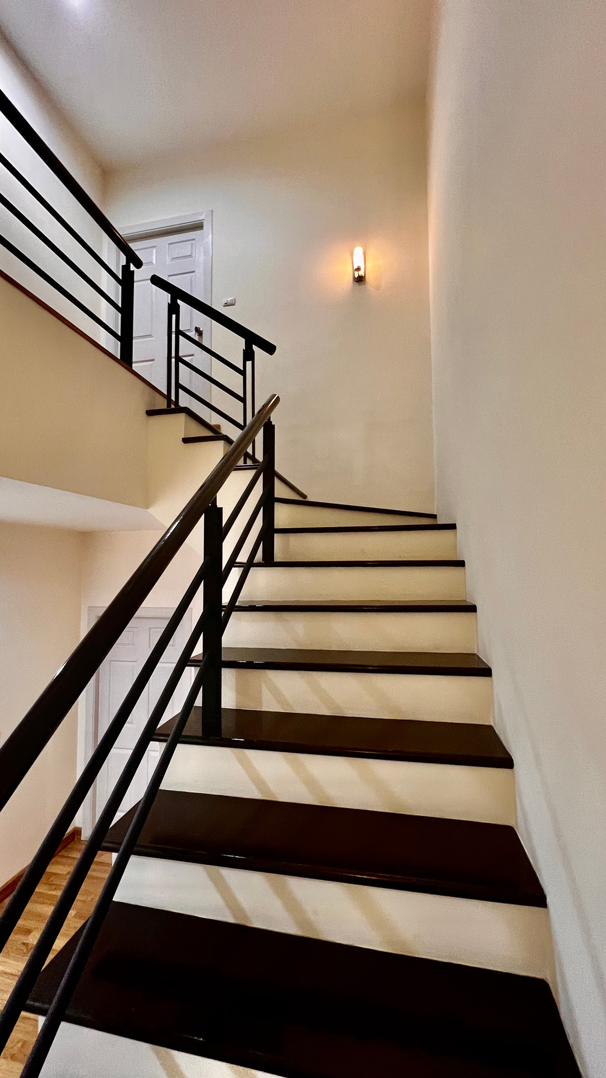 ขายทาวน์โฮมเกษตร นวมินทร์ ลาดปลาเค้า : ขาย ทาวน์โฮม 4 ชั้น Premium Place เอกมัย–รามอินทรา | ทำเลศักยภาพ ใกล้เลียบด่วน | เหมาะอยู่อาศัย–ทำออฟฟิศ–ลงทุนปล่อยเช่า