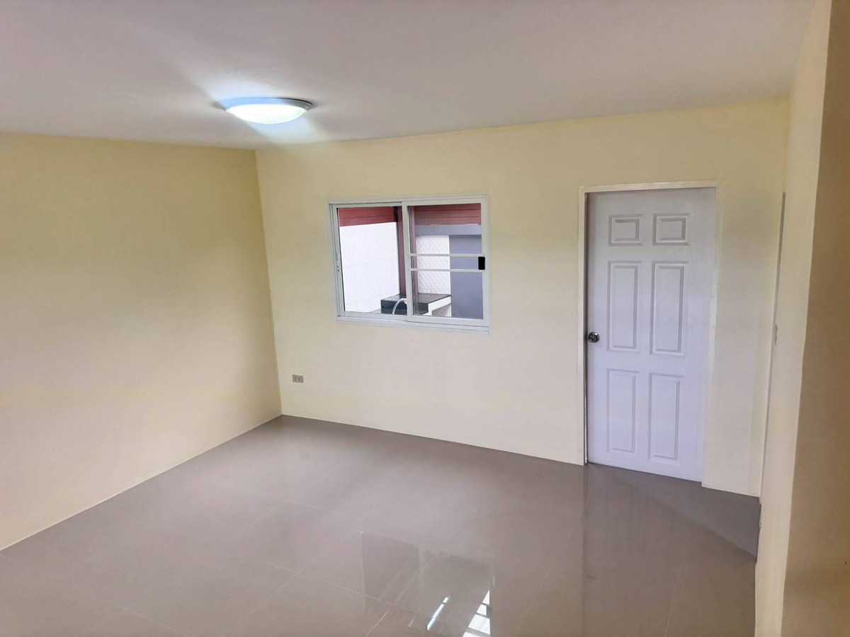 ขายทาวน์โฮมลาดกระบัง สุวรรณภูมิ : ขายทาวน์เฮ้าส์ รีโนเวทใหม่ หมู่บ้านสวนหลวงวิลล์ 6 (N.998)