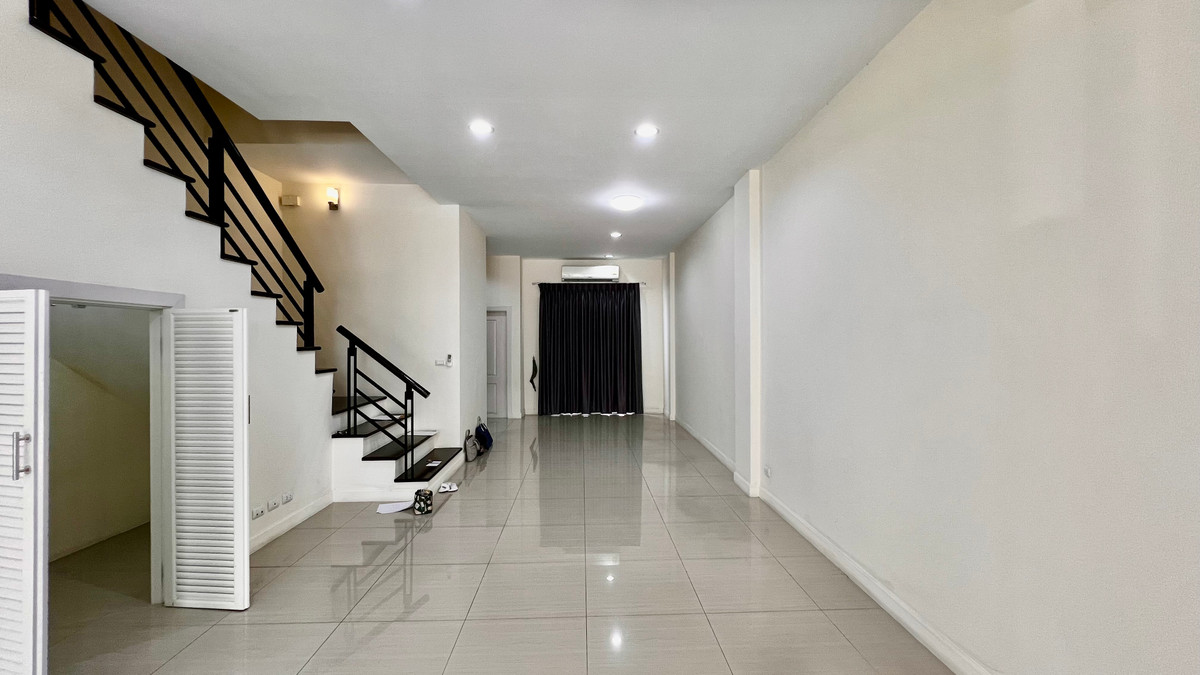 ขายทาวน์โฮมเกษตร นวมินทร์ ลาดปลาเค้า : ขาย ทาวน์โฮม 4 ชั้น Premium Place เอกมัย–รามอินทรา | ทำเลศักยภาพ ใกล้เลียบด่วน | เหมาะอยู่อาศัย–ทำออฟฟิศ–ลงทุนปล่อยเช่า