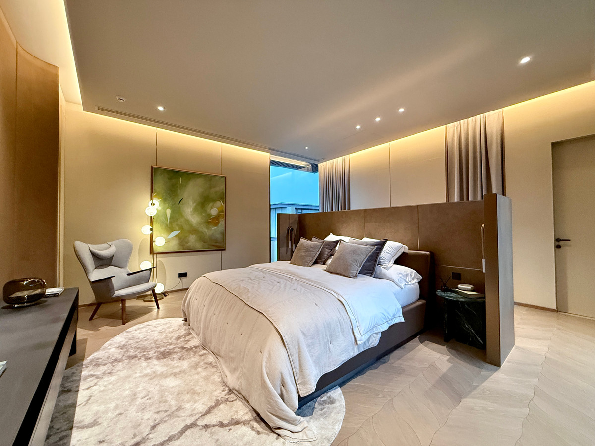 For SaleHouseBang Sue, Wong Sawang, Tao Pun : Very exclusive 3-story luxury house for sale, SONLE Residences Ratchadaphisek, Ultra Luxury Mansion in the heart of the city - only 5 exclusive homes from SC Asset, starting at 260 million baht.