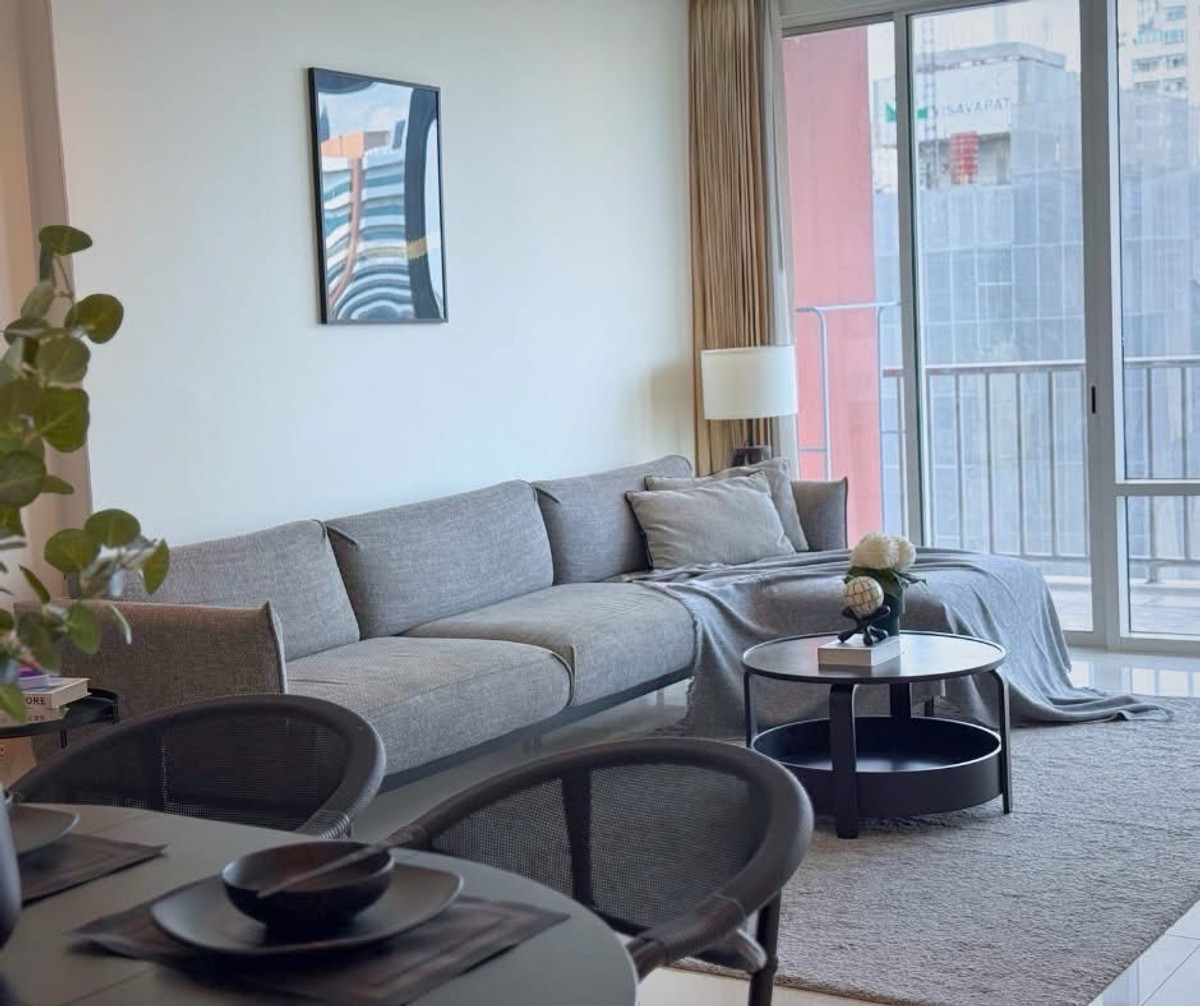 ให้เช่าคอนโดสุขุมวิท อโศก ทองหล่อ : "Fullerton Sukhumvit" - A Pet-Friendly Condo near BTS Ekkamai 