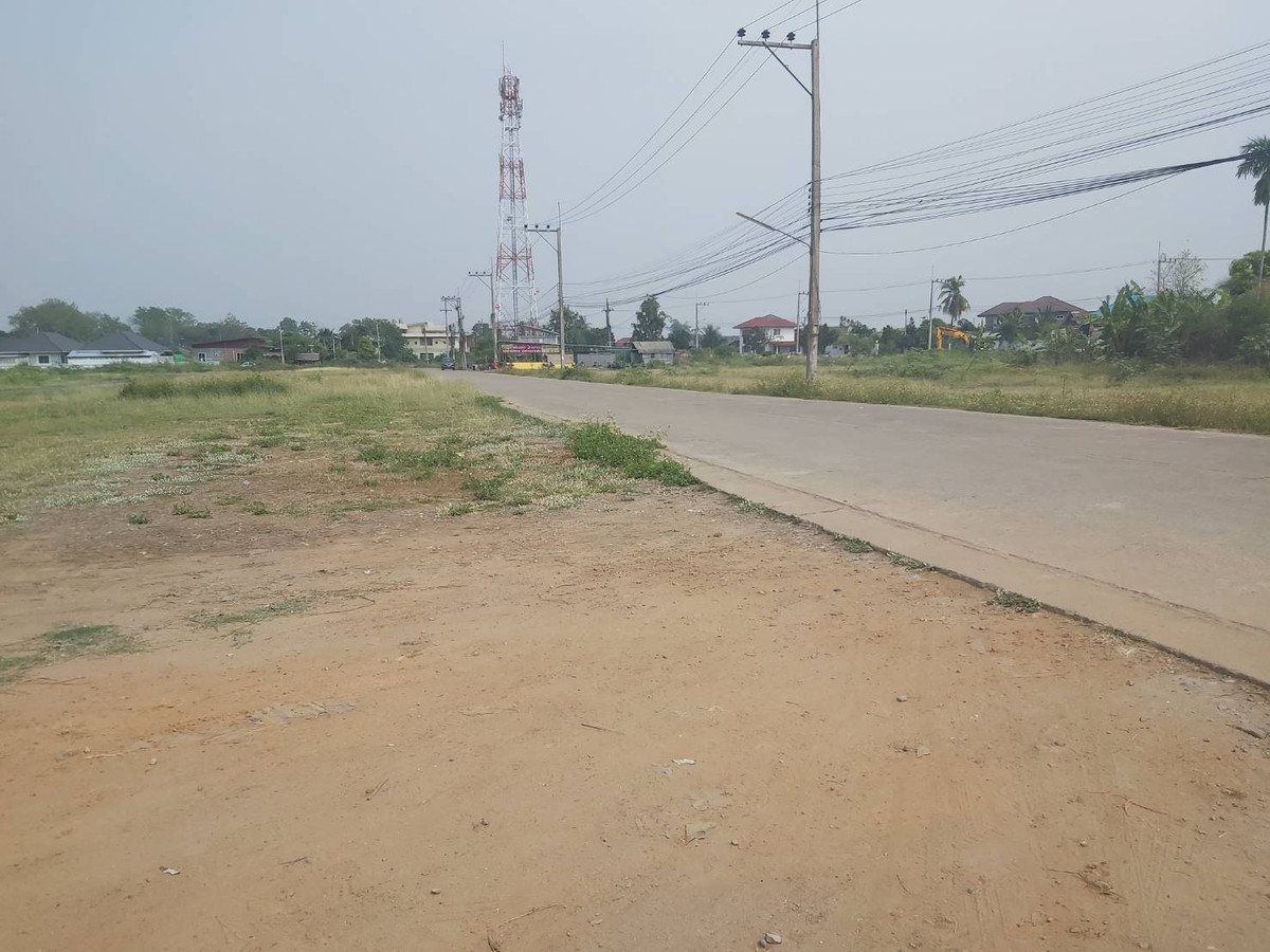 LandChiang Mai : For sale/rent, vacant land, 13 rai, 390 sq wa, next to Chiang Mai-Hot Road, Hang Dong, Chiang Mai.