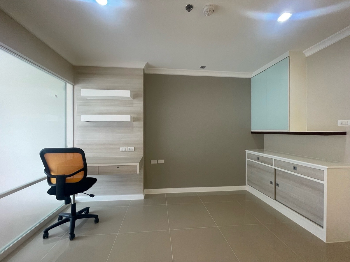 ขายคอนโดพระราม 9 เพชรบุรีตัดใหม่ RCA : ขายต่ำกว่าทุน 1 ห้องนอน 37 Sq.m  ไม่เคยปล่อยเช่า สภาพใหม่พร้อมเข้าอยู่ โทร 094-641-5974