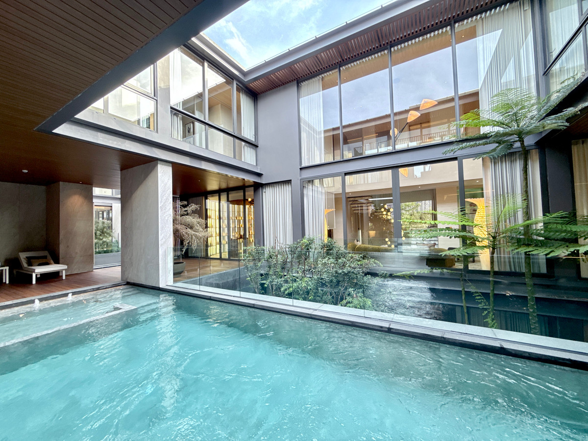 For SaleHouseBang Sue, Wong Sawang, Tao Pun : Very exclusive 3-story luxury house for sale, SONLE Residences Ratchadaphisek, Ultra Luxury Mansion in the heart of the city - only 5 exclusive homes from SC Asset, starting at 260 million baht.