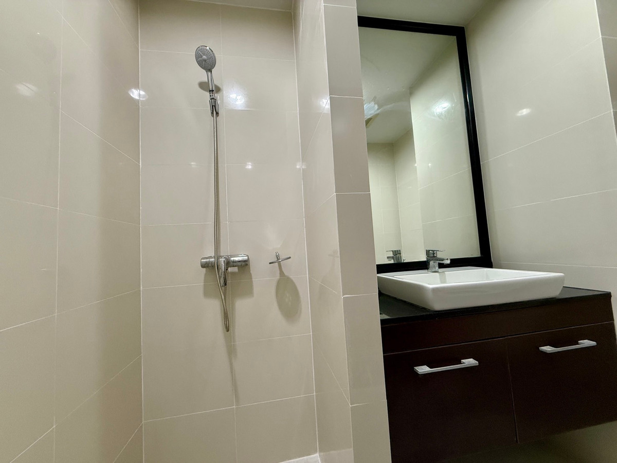 For SaleCondoLadprao, Central Ladprao : Condo for sale THE LINE Phahonyothin Park (Building A) 1 bedroom, 1 bathroom, 38 sq m, 29th floor, southern view, good wind, doesnt block the view 💰 Special price only 3.19 million baht (ALL IN) 🏡 Peeraphong FIFA 📞 087-808-3690