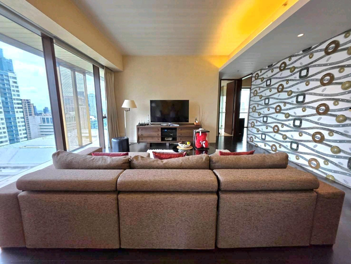 ให้เช่าคอนโดวิทยุ ชิดลม หลังสวน : ...ขายด่วน.. หรือ พร้อมเช่า ราคาดี 
หรรษา เรสซิเดนซ์ (Hansa Residence)

📍 ที่ตั้ง: ซอยมหาดเล็กหลวง 2 เขตปทุมวัน กรุงเทพมหานคร
คอนโดมิเนียมหรูใจกลางเมือง ใกล้ราชประสงค์ – สยาม – ลุมพินี เดินทางสะดวกทั้งรถส่วนตัวและ BTS ราชดำริ
บรรยากาศเงียบสงบ เป็นส่วนตัว