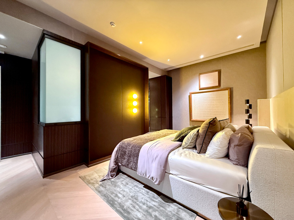 For SaleHouseBang Sue, Wong Sawang, Tao Pun : Very exclusive 3-story luxury house for sale, SONLE Residences Ratchadaphisek, Ultra Luxury Mansion in the heart of the city - only 5 exclusive homes from SC Asset, starting at 260 million baht.