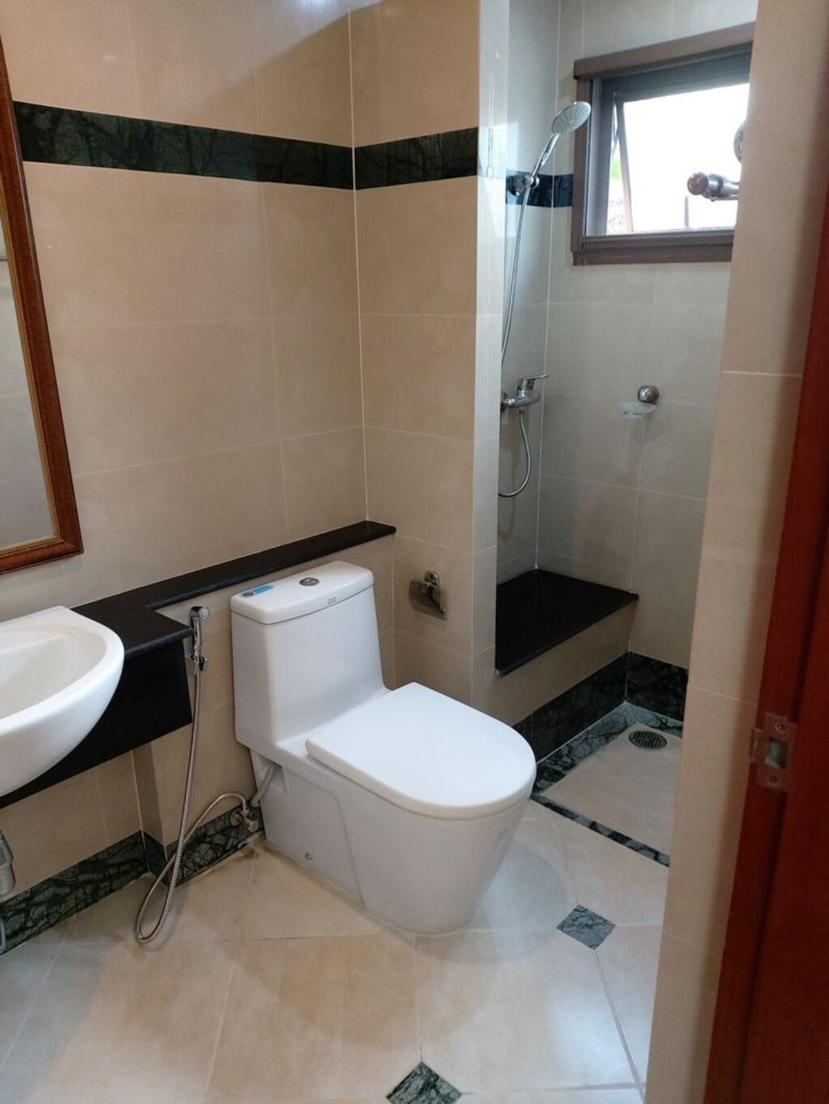 ให้เช่าบ้านลาดกระบัง สุวรรณภูมิ : ให้เช่า ศุภาลัย สุวรรณภูมิ เลขที่ 9/97 (ถ.อ่อนนุช-ลาดกระบัง) (ทิศตะวันออก อยู่หน้าสวน)