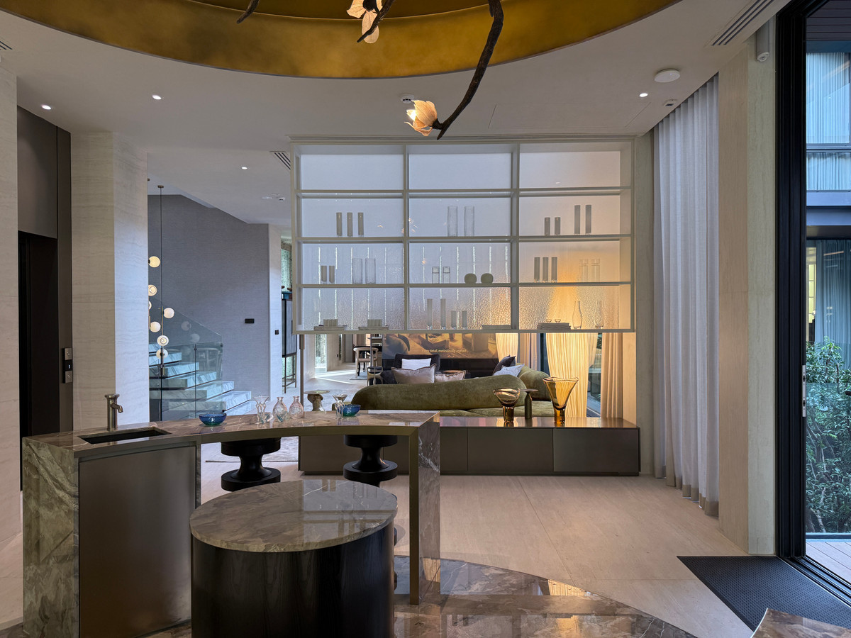 For SaleHouseBang Sue, Wong Sawang, Tao Pun : Very exclusive 3-story luxury house for sale, SONLE Residences Ratchadaphisek, Ultra Luxury Mansion in the heart of the city - only 5 exclusive homes from SC Asset, starting at 260 million baht.